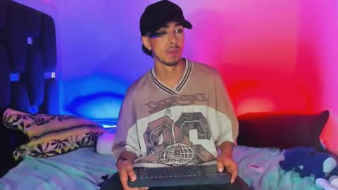 Snapshot of raydevil_ chatting on 10-16-25, 11:11 Rayn online show from 10-16-25, 11:11