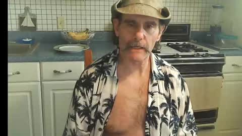 Ray online show from 09-29-25, 06:13