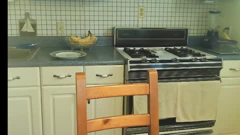 Ray online show from 10-22-25, 07:13