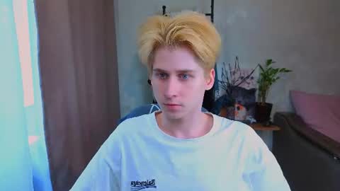 Snapshot of rayondovwson chatting on 07-11-26, 02:20 rayondovwson online show from 07-11-26, 02:20