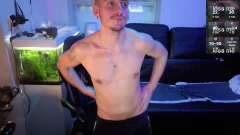 Rayzel online show from 02-07-26, 04:43