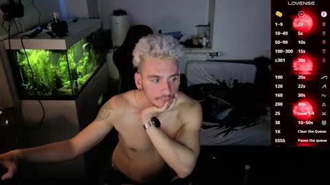 Rayzel online show from 03-15-26, 12:49