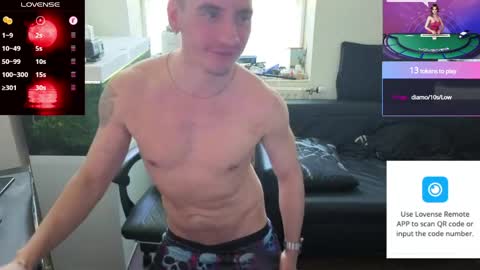Snapshot of rayzel31 chatting on 05-21-26, 02:13 Rayzel online show from 05-21-26, 02:13