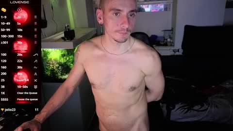 Snapshot of rayzel_white chatting on 04-28-26, 02:27 Rayzel White online show from 04-28-26, 02:27