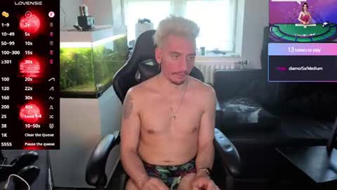 Rayzel White online show from 06-10-26, 05:23