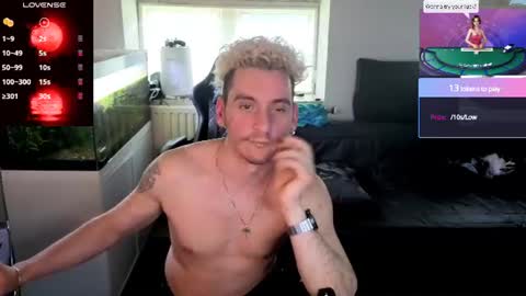 Rayzel White online show from 07-04-26, 01:17