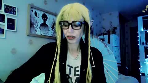 Snapshot of raziel_haze chatting on 01-06-25, 04:26 Yrriel Strife Candy-Demon Caveboy mr. Cringe online show from 01-06-25, 04:26