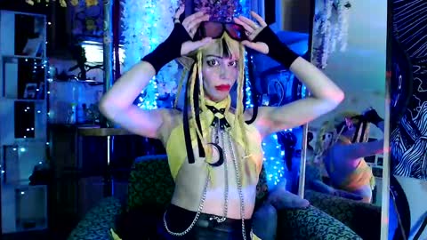 Snapshot of raziel_haze chatting on 01-08-25, 02:46 Yrriel Strife Candy-Demon Caveboy mr. Cringe online show from 01-08-25, 02:46