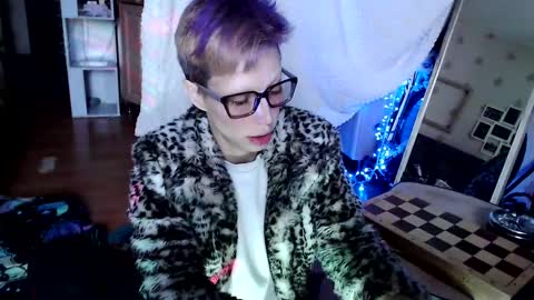 Snapshot of raziel_haze chatting on 01-12-25, 10:02 Yrriel Strife Candy-Demon Caveboy mr. Cringe online show from 01-12-25, 10:02