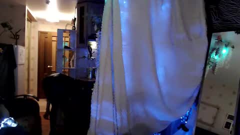 Snapshot of raziel_haze chatting on 01-12-25, 01:05 Yrriel Strife Candy-Demon Caveboy mr. Cringe online show from 01-12-25, 01:05