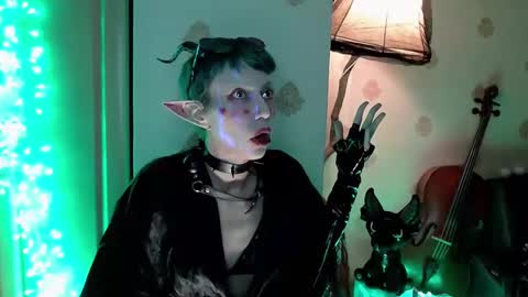 Snapshot of raziel_haze chatting on 02-06-25, 02:58 Yrriel Strife Candy-Demon Caveboy mr. Cringe online show from 02-06-25, 02:58
