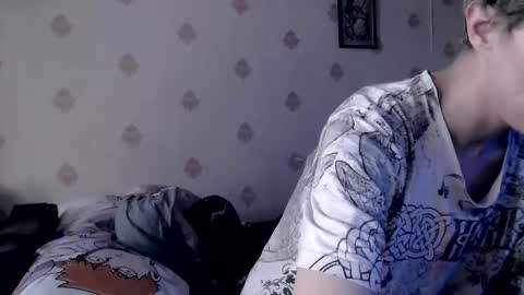 Snapshot of raziel_haze chatting on 02-25-25, 09:31 Yrriel Strife Candy-Demon Caveboy mr. Cringe online show from 02-25-25, 09:31