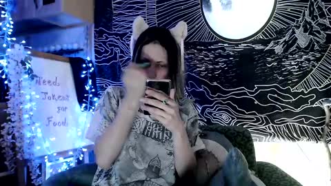 Snapshot of raziel_haze chatting on 02-26-25, 06:26 Yrriel Strife Candy-Demon Caveboy mr. Cringe online show from 02-26-25, 06:26