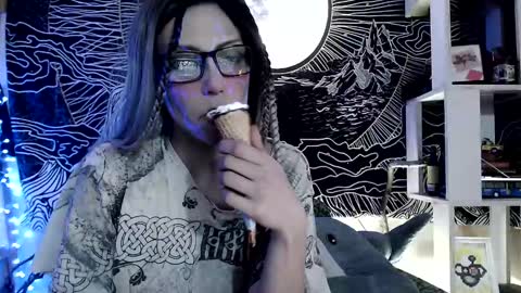Snapshot of raziel_haze chatting on 02-26-25, 02:03 Yrriel Strife Candy-Demon Caveboy mr. Cringe online show from 02-26-25, 02:03