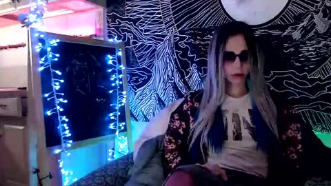 Snapshot of raziel_haze chatting on 03-05-25, 02:12 Yrriel Strife Candy-Demon Caveboy mr. Cringe online show from 03-05-25, 02:12