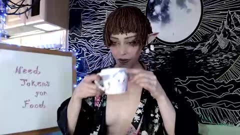 Snapshot of raziel_haze chatting on 03-08-25, 09:17 Yrriel Strife Candy-Demon Caveboy mr. Cringe online show from 03-08-25, 09:17
