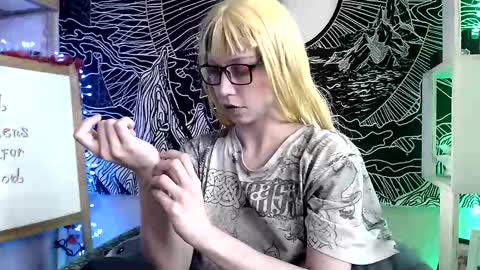 Snapshot of raziel_haze chatting on 03-09-25, 07:34 Yrriel Strife Candy-Demon Caveboy mr. Cringe online show from 03-09-25, 07:34