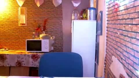 real_coupl3 online show from 04-18-26, 07:07