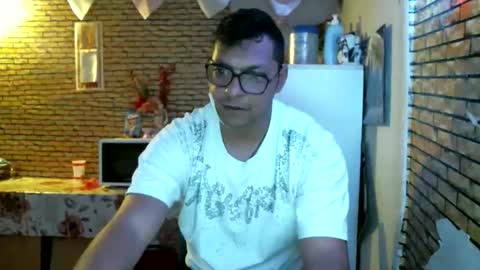 Snapshot of real_coupl3 chatting on 04-28-26, 03:22 real_coupl3 online show from 04-28-26, 03:22