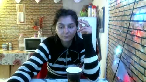 Snapshot of real_coupl3 chatting on 05-02-26, 07:02 real_coupl3 online show from 05-02-26, 07:02