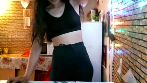 Snapshot of real_coupl3 chatting on 05-07-26, 05:57 real_coupl3 online show from 05-07-26, 05:57