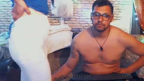 Snapshot of real_coupl3 chatting on 05-12-26, 07:11 real_coupl3 online show from 05-12-26, 07:11