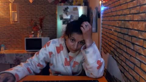 Snapshot of real_coupl3 chatting on 05-25-26, 07:09 real_coupl3 online show from 05-25-26, 07:09