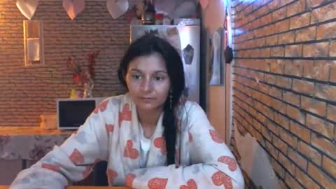 Snapshot of real_coupl3 chatting on 05-30-26, 06:10 real_coupl3 online show from 05-30-26, 06:10