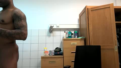 Rey online show from 04-14-26, 06:36