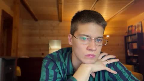 AliceEve online show from 10-23-25, 06:39