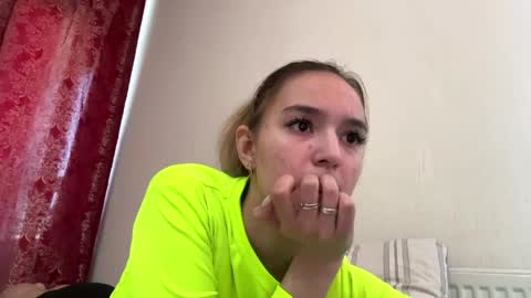 Snapshot of reathakiss chatting on 05-05-26, 06:10 Risa online show from 05-05-26, 06:10