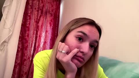 Snapshot of reathakiss chatting on 05-12-26, 03:09 Risa online show from 05-12-26, 03:09