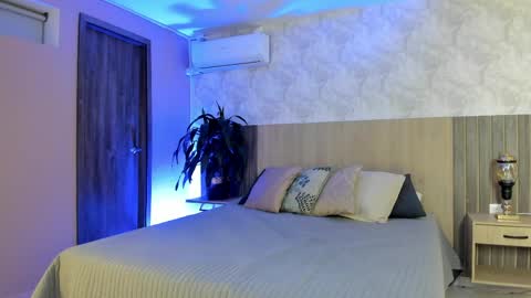 I invite you to my birthday on November 3th  online show from 04-11-26, 07:40