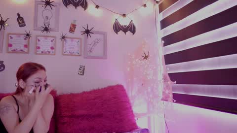 Snapshot of rebecah_1 chatting on 10-15-25, 12:49 Rebeca  online show from 10-15-25, 12:49