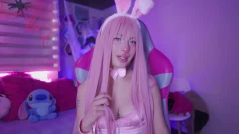 Snapshot of rebecah_1 chatting on 10-23-25, 02:16 Rebeca  online show from 10-23-25, 02:16