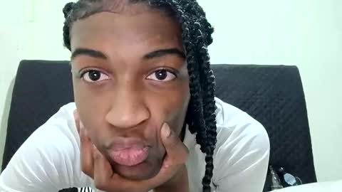 Snapshot of rebecca23278 chatting on 05-20-26, 12:44 Tu mami Rebecca online show from 05-20-26, 12:44