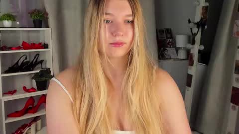 Snapshot of rebecca_____ chatting on 10-13-25, 01:38 rebecca_____ online show from 10-13-25, 01:38