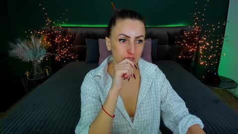 rebecca_diamonds online show from 02-10-25, 06:42