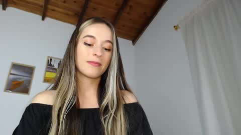 Snapshot of rebecca_johonsonn chatting on 01-26-25, 03:17 Becca Johnsoon online show from 01-26-25, 03:17