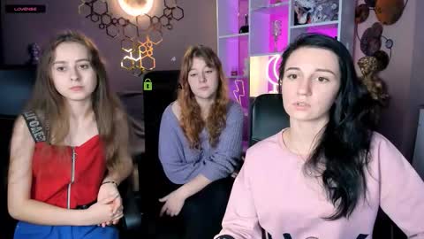 rebecca_smile_ online show from 10-15-25, 07:03