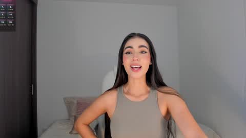 Snapshot of rebeccabaxter chatting on 02-08-25, 03:30 Rebecca online show from 02-08-25, 03:30