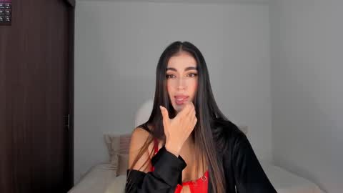 Snapshot of rebeccabaxter chatting on 02-27-25, 11:48 Rebecca online show from 02-27-25, 11:48