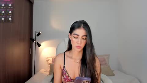 Snapshot of rebeccabaxter chatting on 10-14-25, 01:50 Rebecca online show from 10-14-25, 01:50