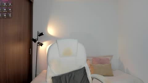 Snapshot of rebeccabaxter chatting on 05-11-26, 11:02 Rebecca online show from 05-11-26, 11:02