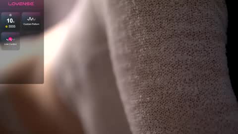 Snapshot of rebeccarese chatting on 04-28-26, 08:30 Rebecca online show from 04-28-26, 08:30