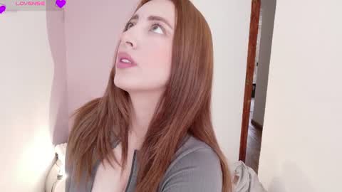 Snapshot of rebeccawhite_meow chatting on 08-05-26, 07:06 rebeccawhite_meow online show from 08-05-26, 07:06