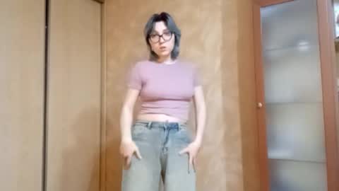 Snapshot of rebeckaaspinwall chatting on 02-06-26, 02:20 Zoe online show from 02-06-26, 02:20