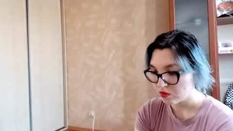 Snapshot of rebeckaaspinwall chatting on 03-17-26, 01:03 Zoe online show from 03-17-26, 01:03