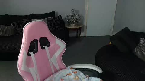 Red -  online show from 03-26-26, 05:29