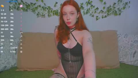 Snapshot of red_lissa chatting on 10-27-25, 12:53 Lissa 3 online show from 10-27-25, 12:53